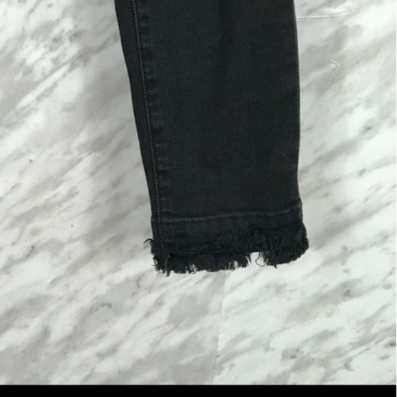 Frame Le Skinny De Jeanne Jeans in Black - Size 26 - Raw Hem, Mid-Rise, Faded - Picture 5 of 12